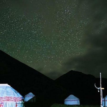 Eco Yurt Camp Arashan 호텔 Teploklyuchenka 외부 사진