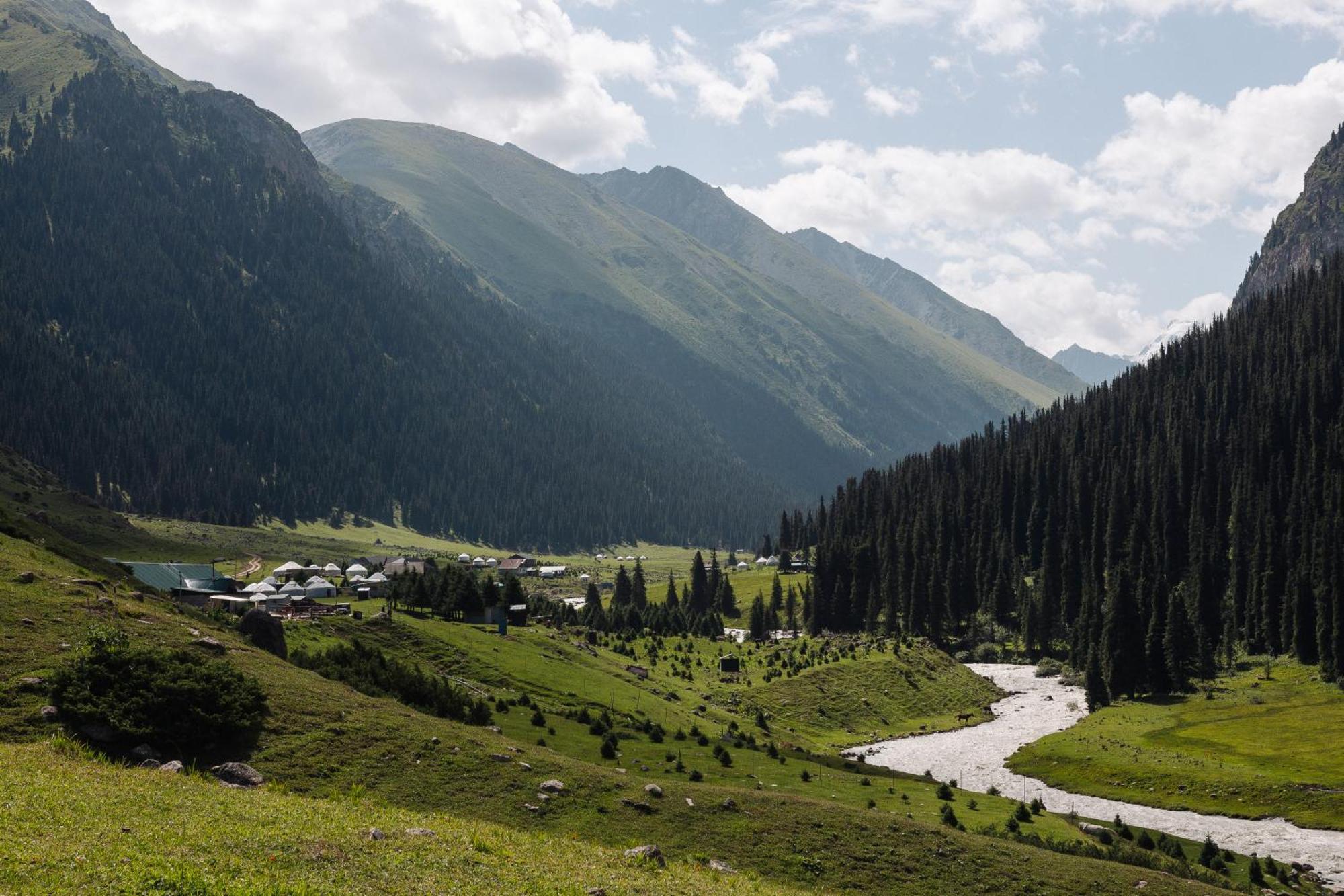 Eco Yurt Camp Arashan 호텔 Teploklyuchenka 외부 사진
