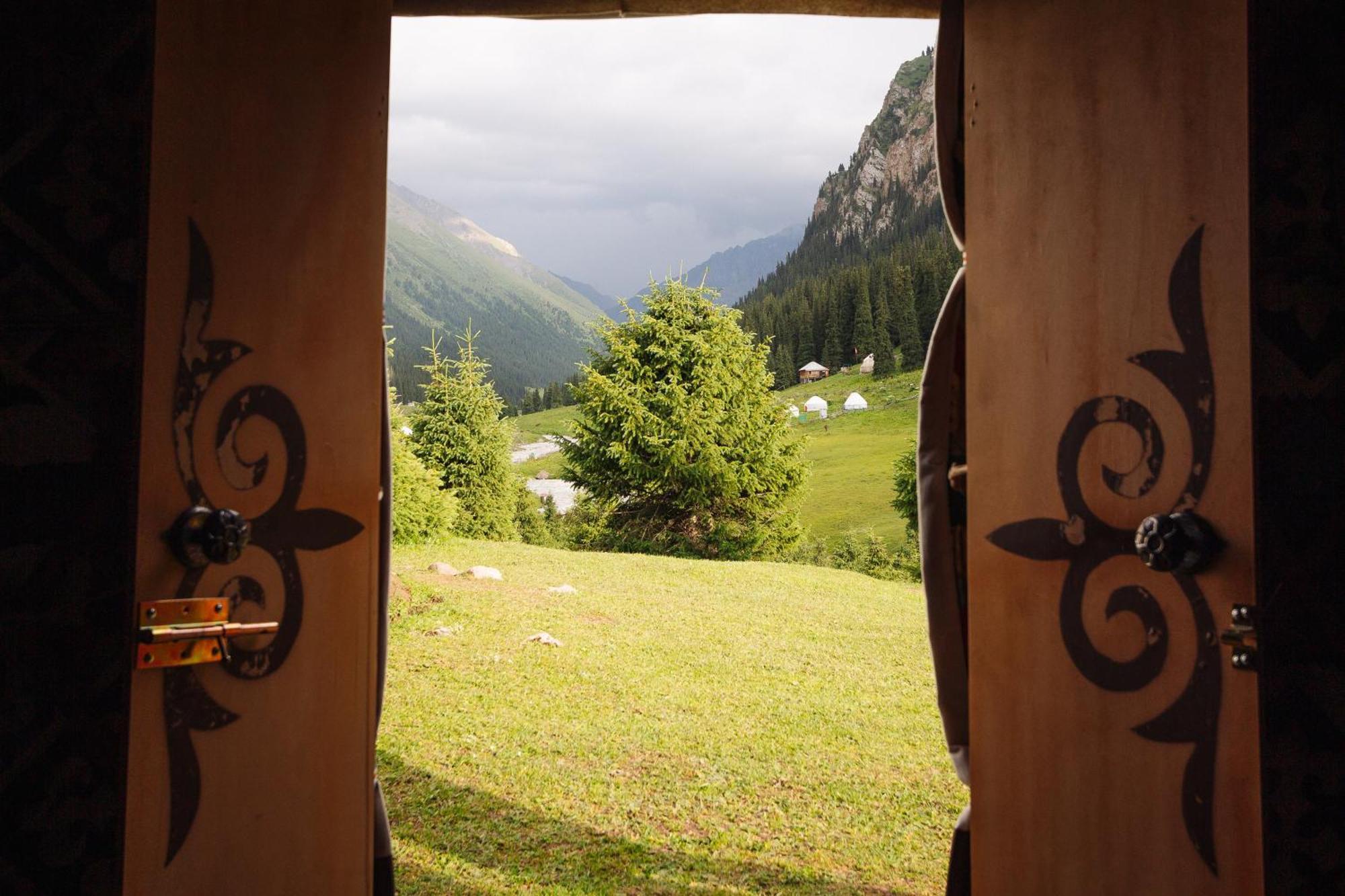 Eco Yurt Camp Arashan 호텔 Teploklyuchenka 외부 사진