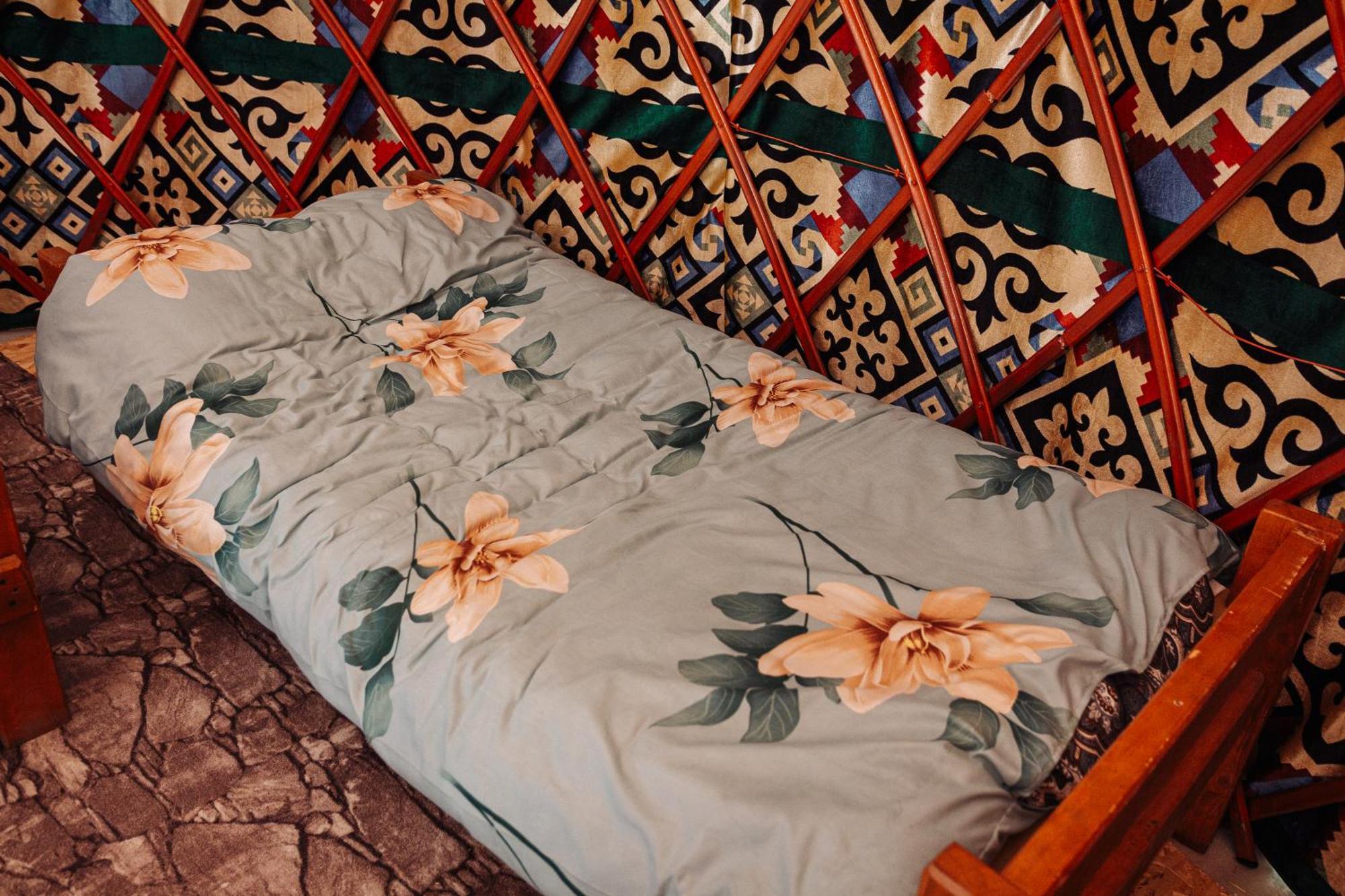 Eco Yurt Camp Arashan 호텔 Teploklyuchenka 외부 사진