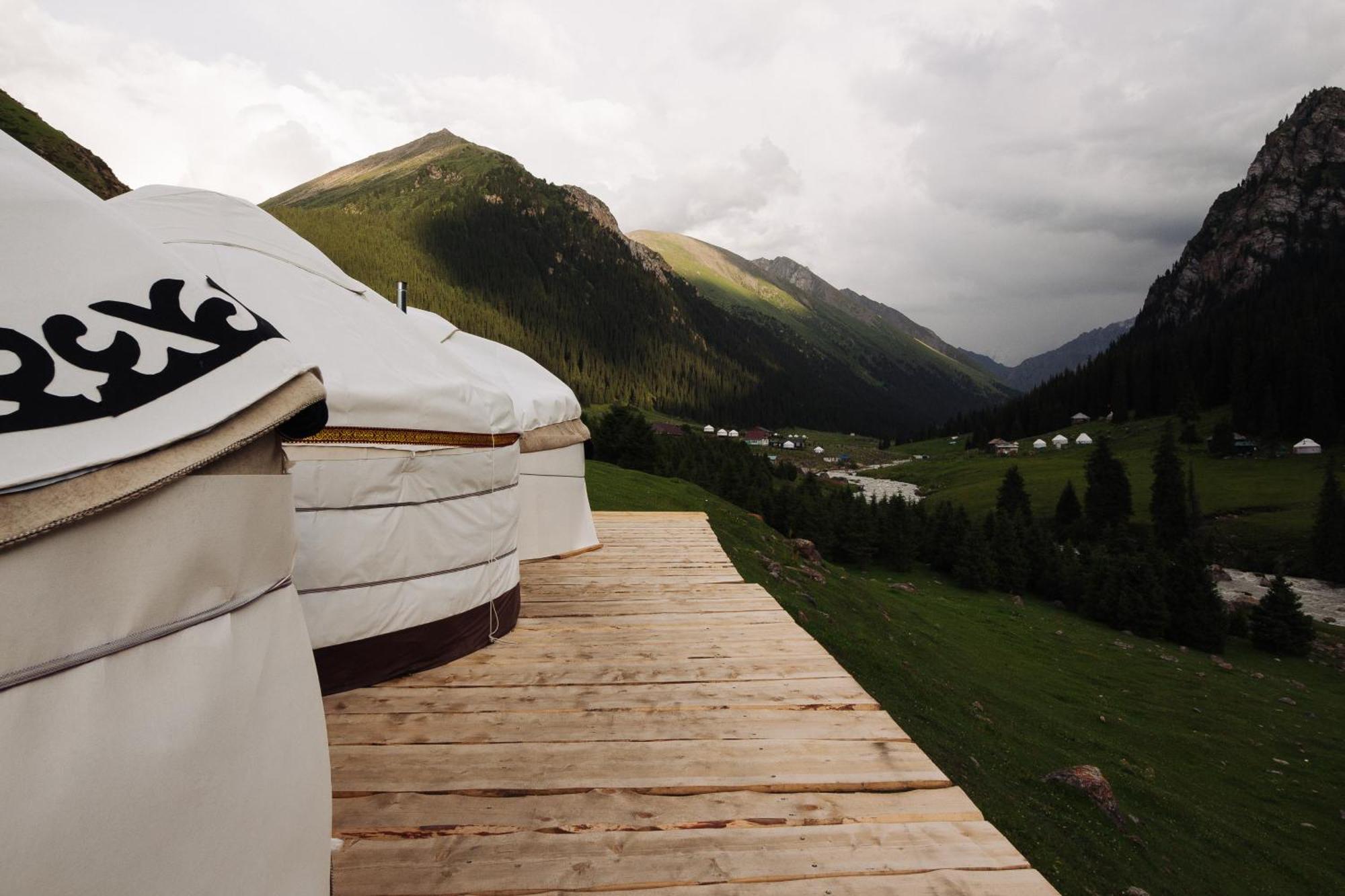 Eco Yurt Camp Arashan 호텔 Teploklyuchenka 외부 사진