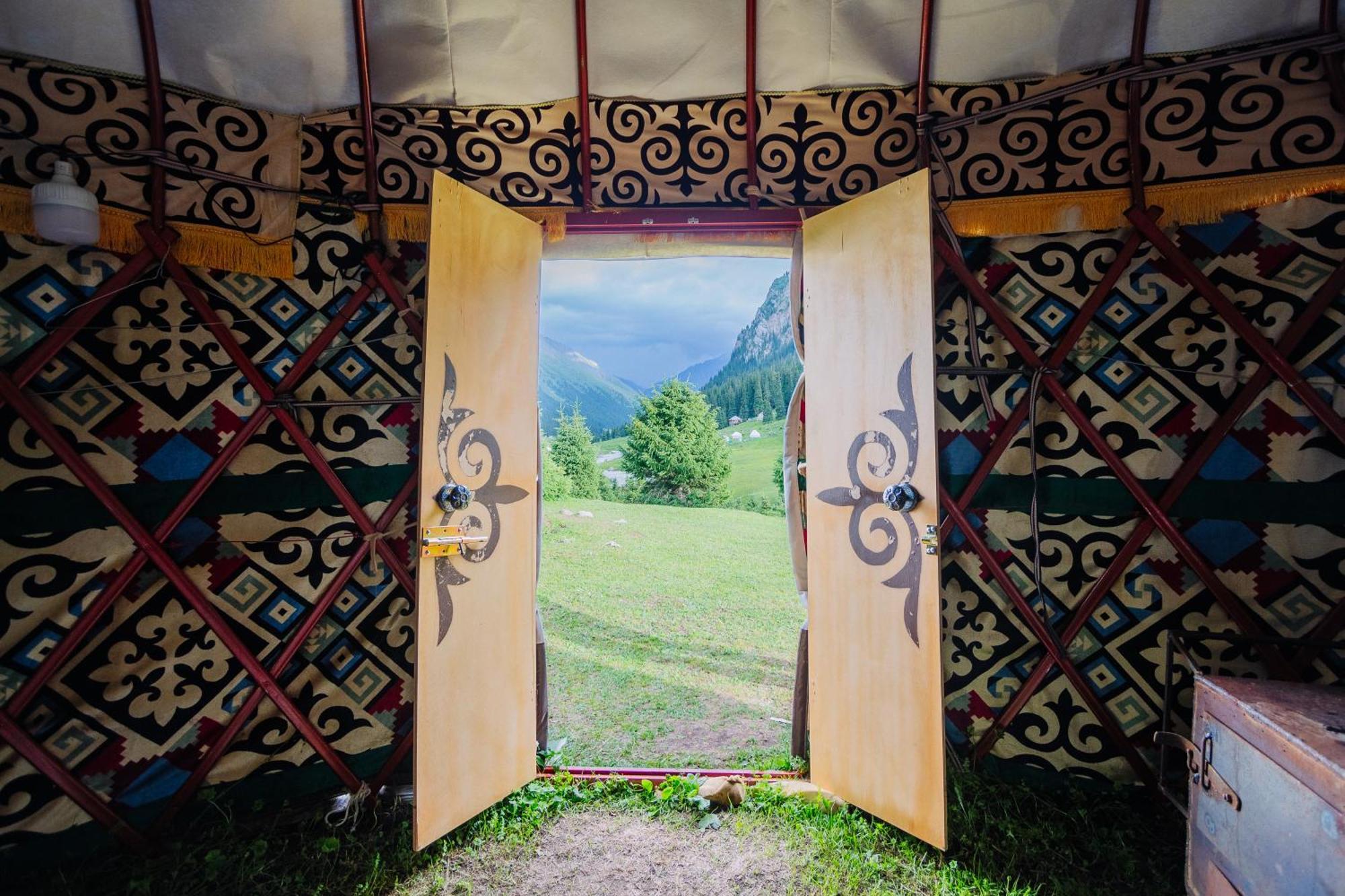 Eco Yurt Camp Arashan 호텔 Teploklyuchenka 외부 사진