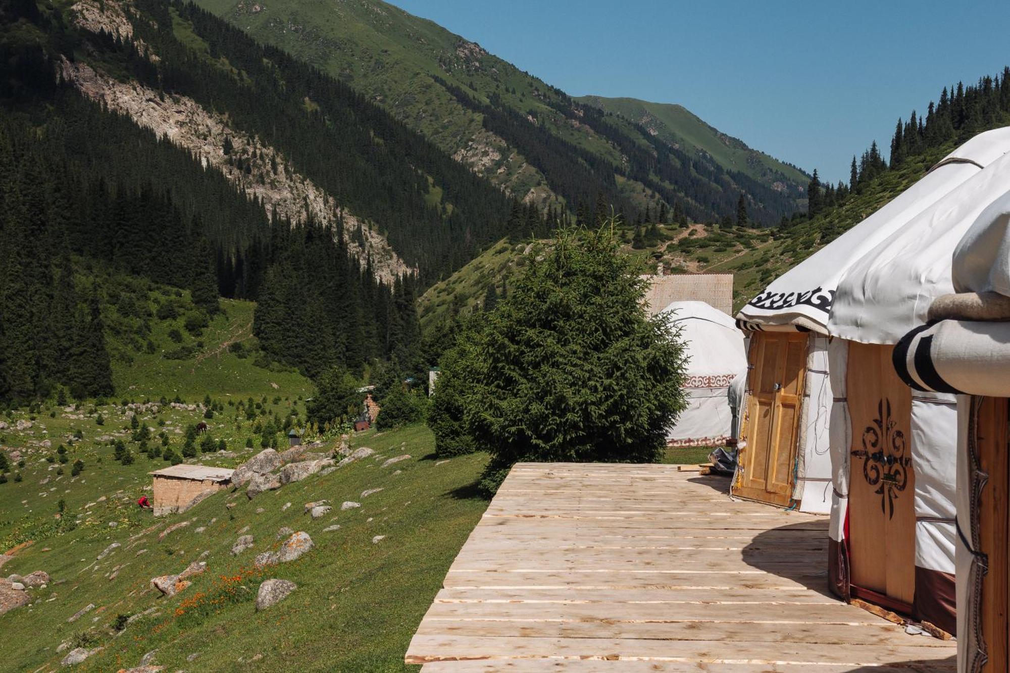 Eco Yurt Camp Arashan 호텔 Teploklyuchenka 외부 사진