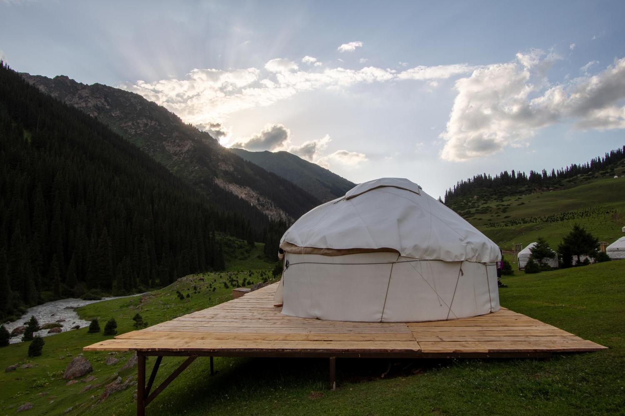 Eco Yurt Camp Arashan 호텔 Teploklyuchenka 외부 사진