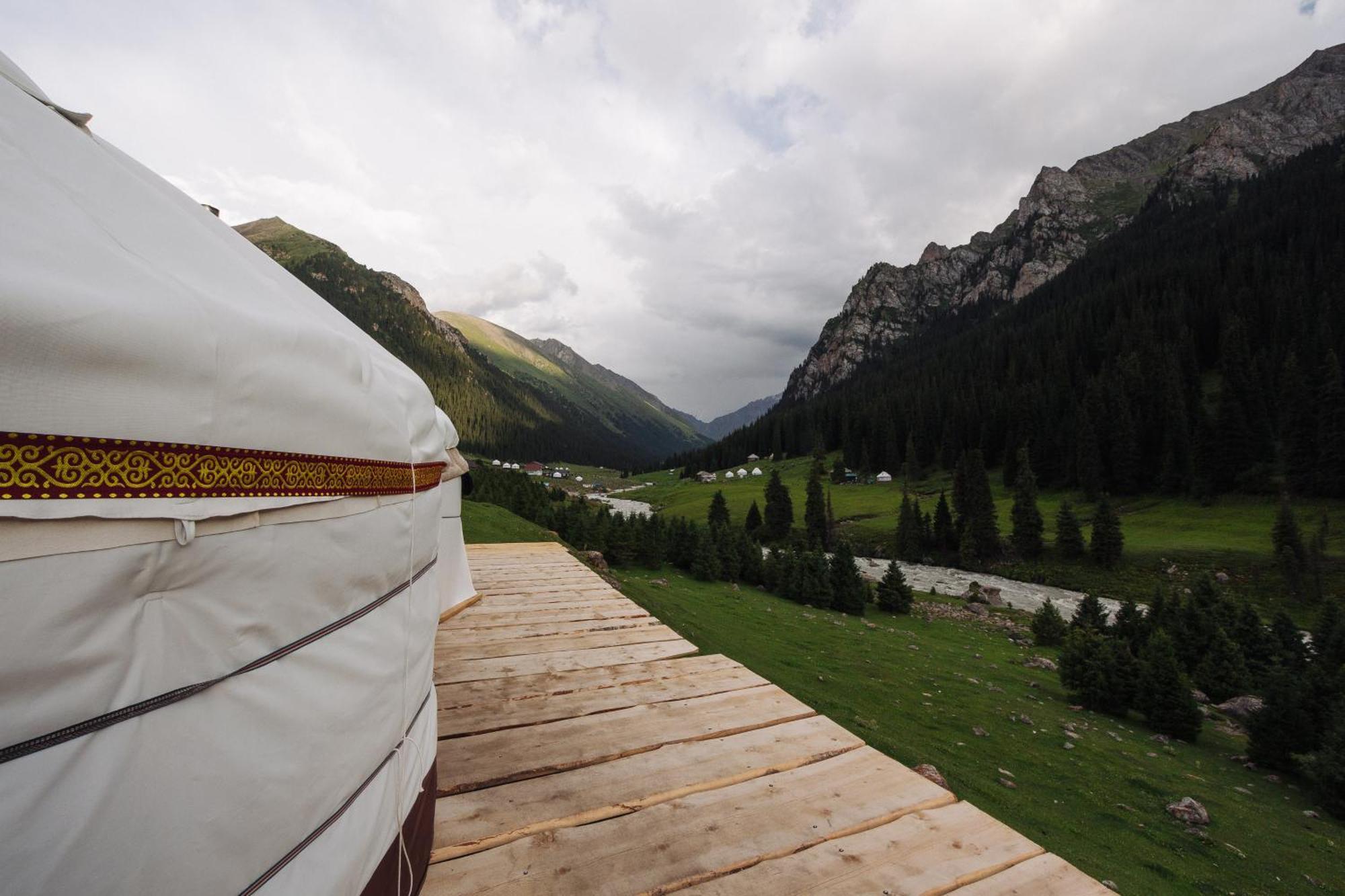 Eco Yurt Camp Arashan 호텔 Teploklyuchenka 외부 사진