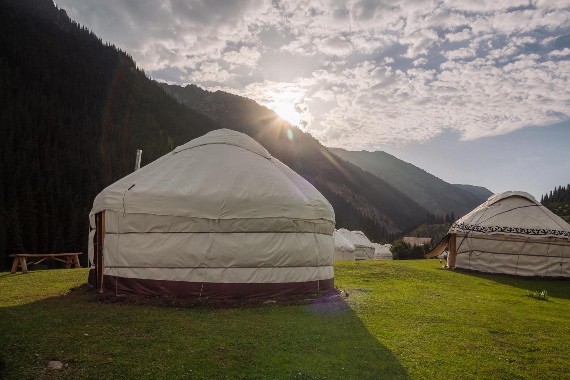 Eco Yurt Camp Arashan 호텔 Teploklyuchenka 외부 사진